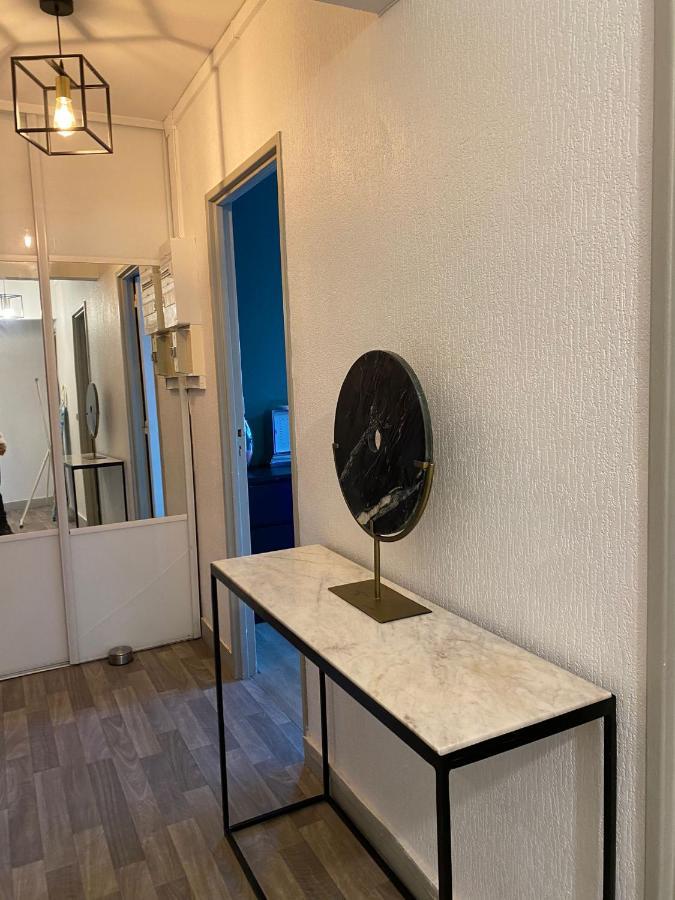 Appartement Familial Wifi Netflix Amazon Prime Saint-Cyr-lʼÉcole Eksteriør billede