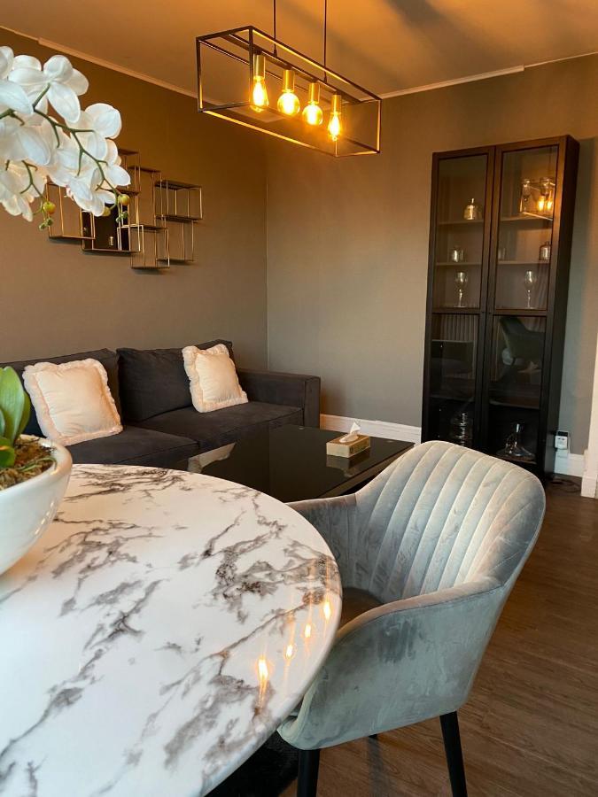 Appartement Familial Wifi Netflix Amazon Prime Saint-Cyr-lʼÉcole Eksteriør billede